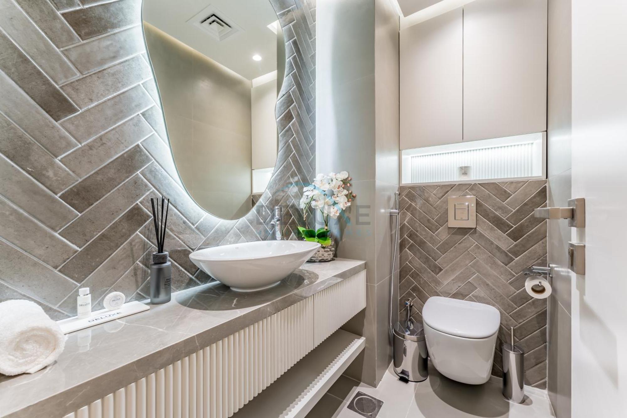 Renovated 1br With Partial Sea And Views Near Beach, Elite Residence, Marina By Deluxe Homes * Dubai