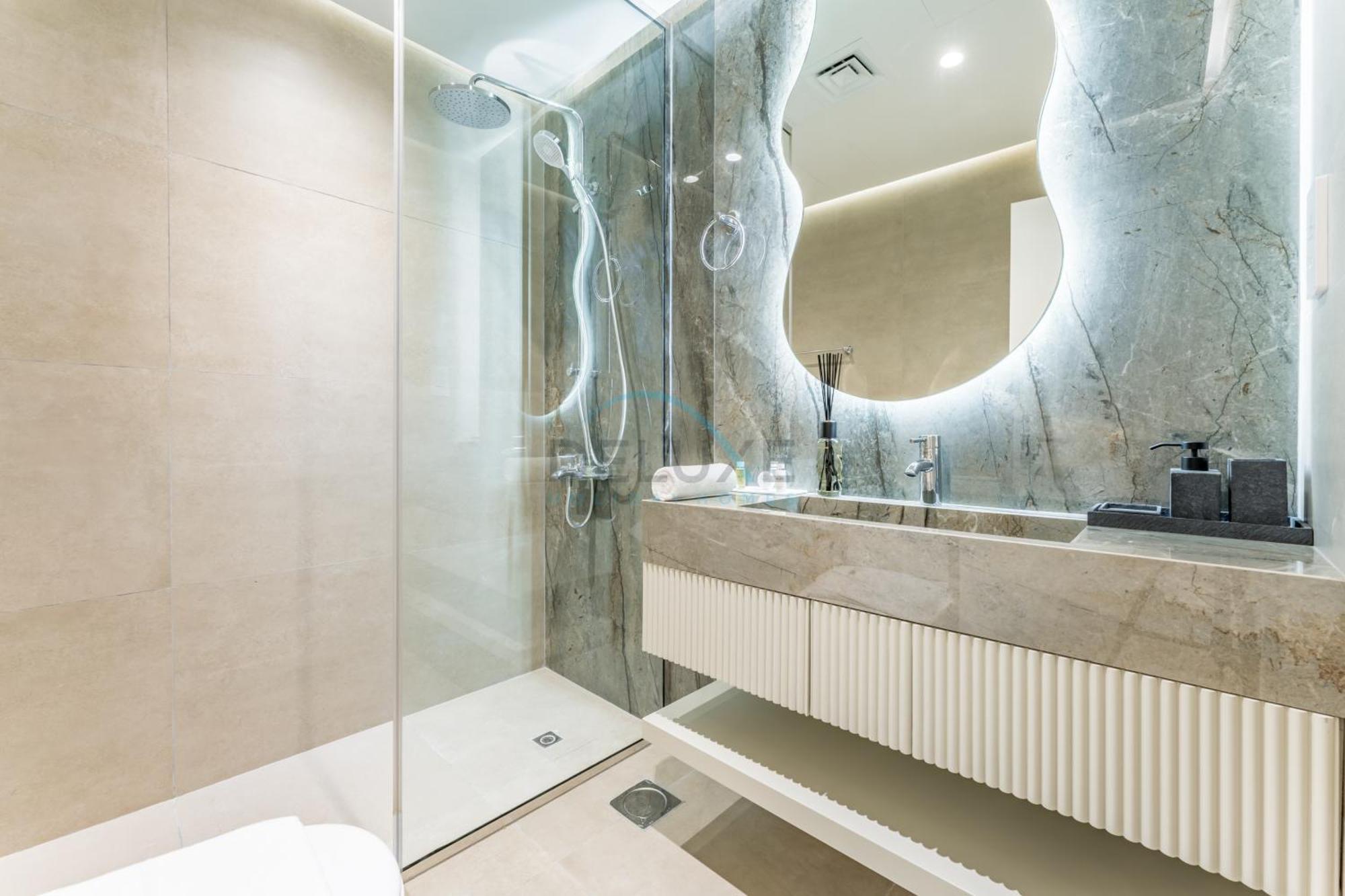 Renovated 1br With Partial Sea And Views Near Beach, Elite Residence, Marina By Deluxe Homes Apartment *