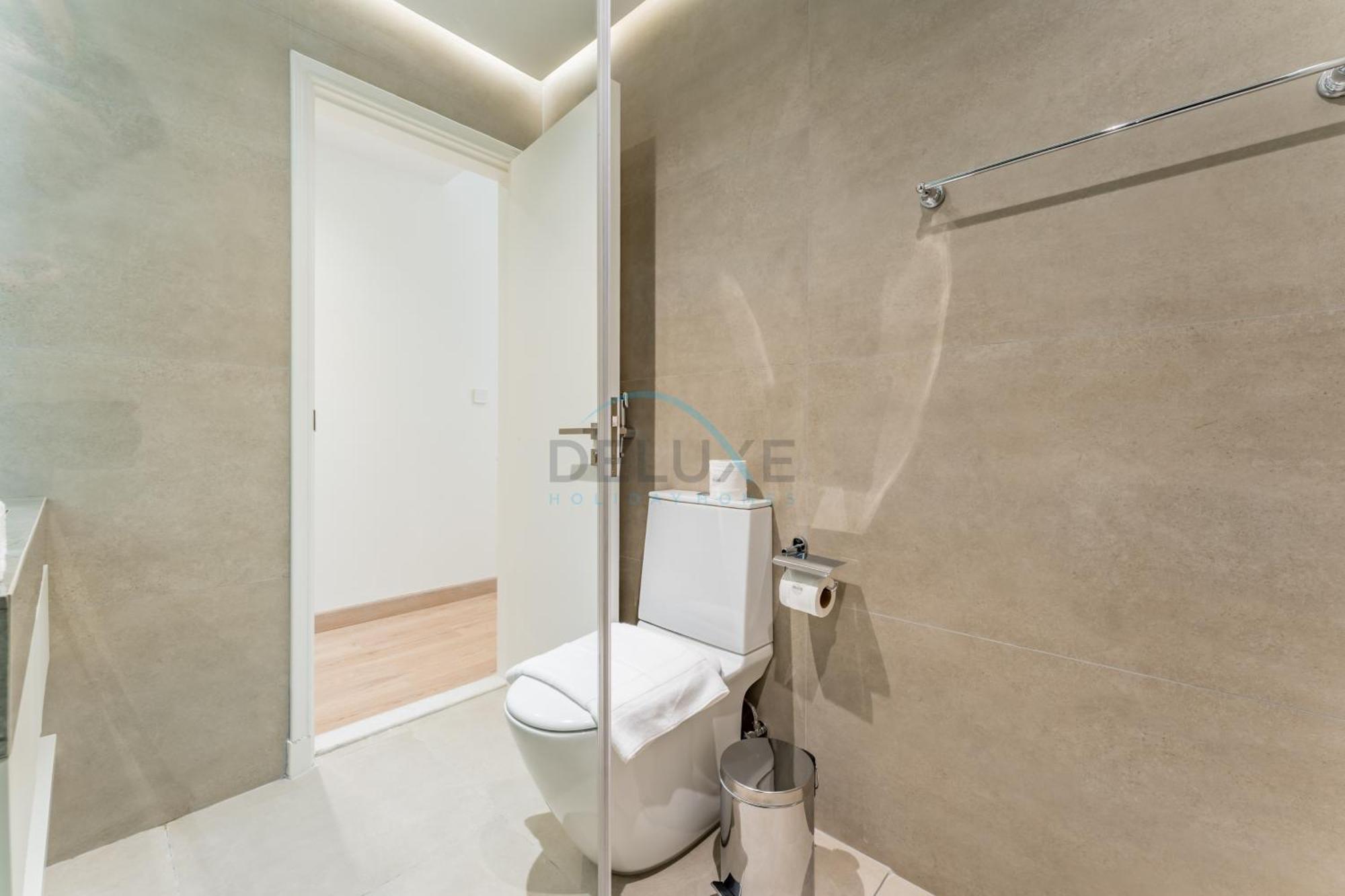 Renovated 1br With Partial Sea And Views Near Beach, Elite Residence, Marina By Deluxe Homes Apartment
